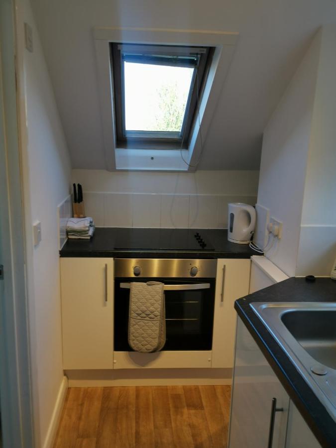 Unique Studio III With Free Wifi Maidstone Exterior photo